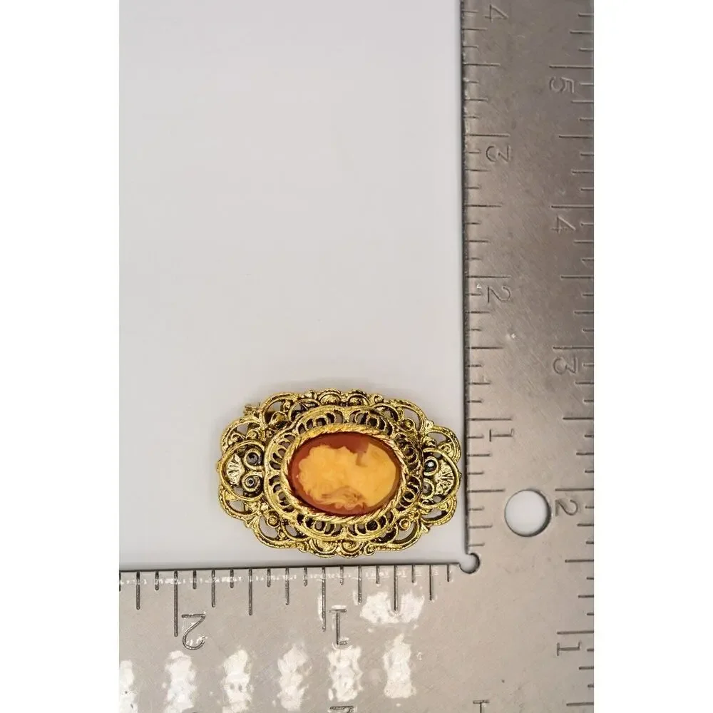 Gerry's Vintage Cameo Pin Brooch Antiqued Gold Oval Chunky Signed 1980s Bin5A